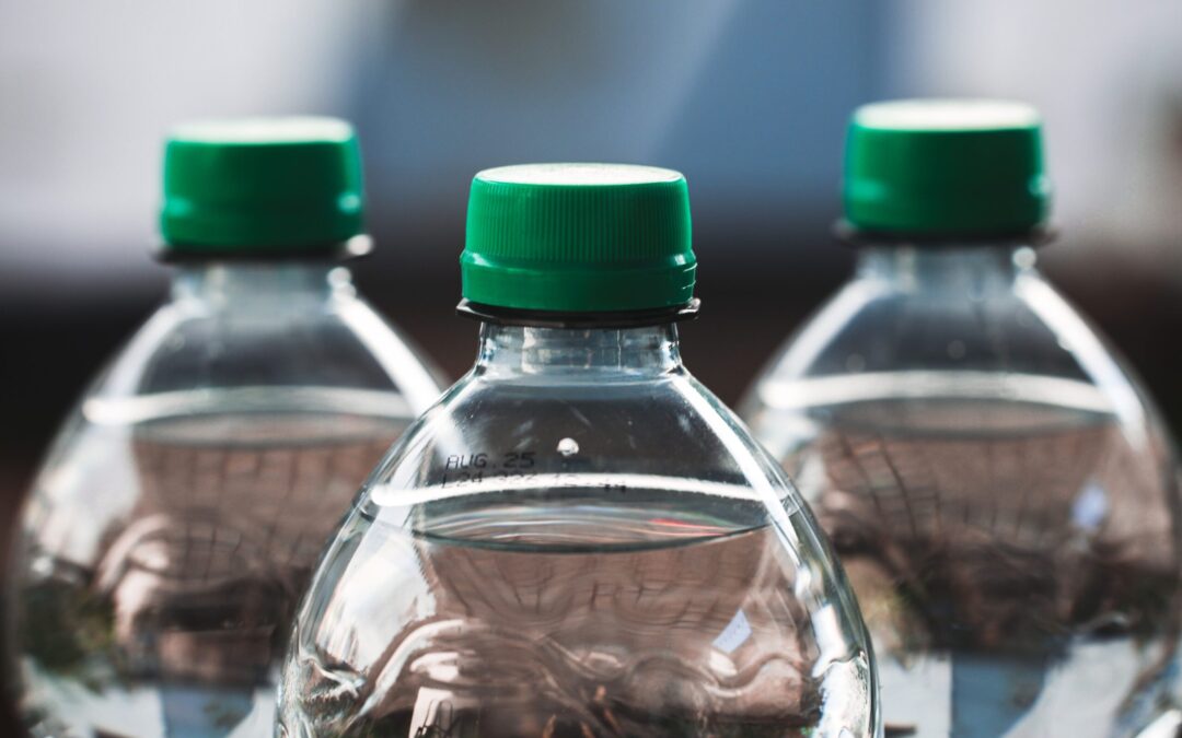 Differenza tra PET e HDPE: guida completa ai due polimeri più utilizzati